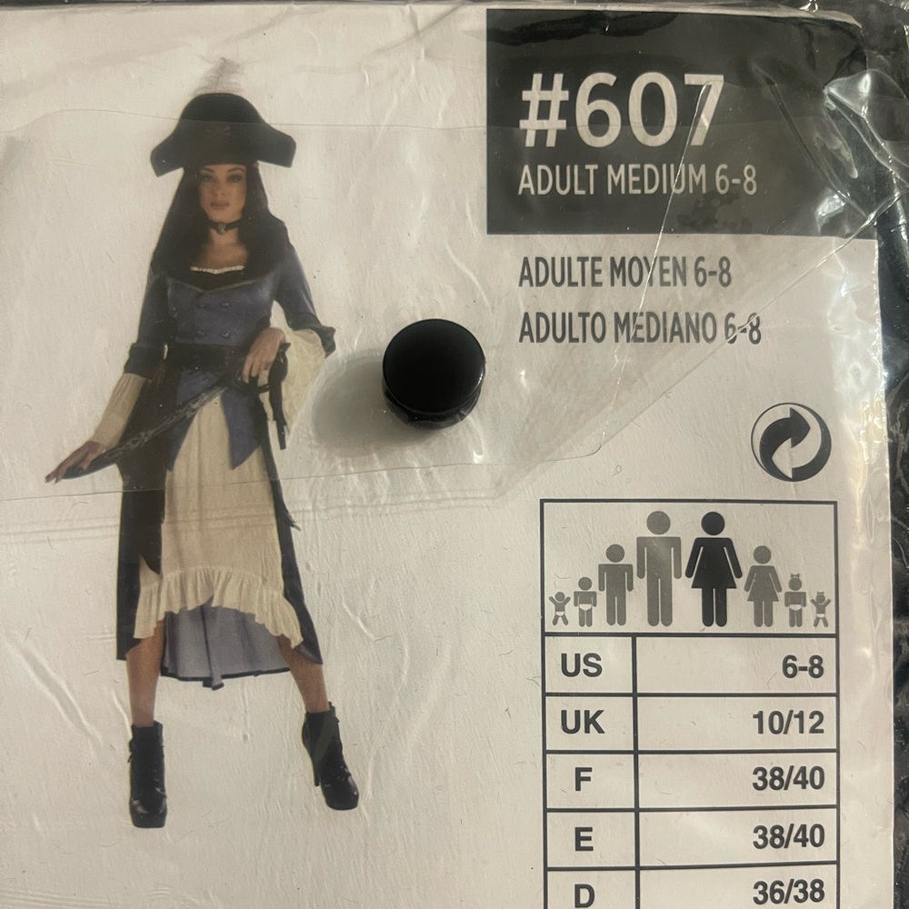 *New* Adult Women’s Posh Pirate Chic never worn - Picture 3 of 6